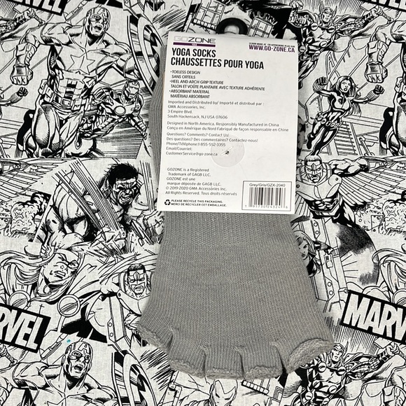 Yoga Bundle: GoZone Yoga socks, vavavoom yoga book.. - Picture 3 of 11